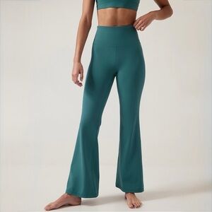 Athleta Salutation Stash Flare Pants XXS Teal Green High Rise Yoga